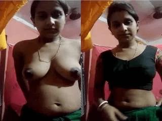 Hot Look Desi Boudi Strip her Saree and Showing Boobs & Pussy Part 1