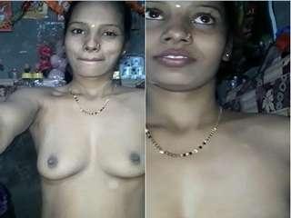 Sexy Desi Bhabhi Shows her Boobs and Pussy