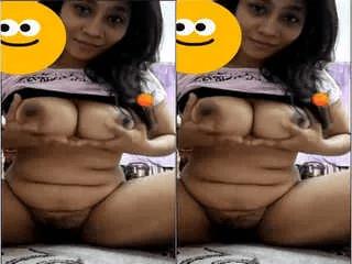 Sexy Desi Bhabhi Shows Her Boobs and Pussy Part 3