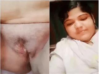 Horny Bangla Boudi Shows Her Pussy