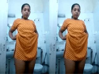 Mallu Girl Shows her Boobs and Pussy Part 4