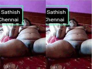 Desi Mallu Girl Shows her Nude Body