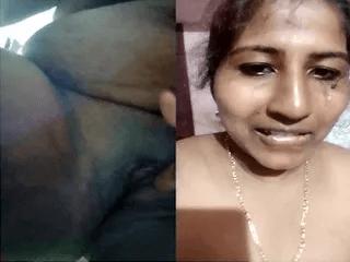 Desi Girl Showing Milky Boobs and Pussy Part 2