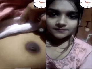 Cute Desi girl Shows Boobs