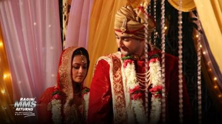 Ragini Mms Returns S01E02  2017  Hindi Hot Web Series