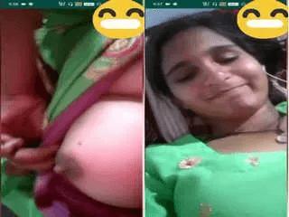 Desi girl Showing Boob On Vc