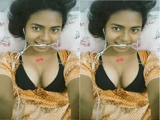 Cute Tamil Mallu Girl Shows Her Boobs and Pussy Part 1