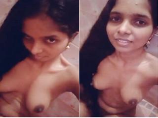 Sexy Desi Girl Shows her Nude Body