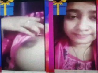 CUte Desi girl Shows Boobs