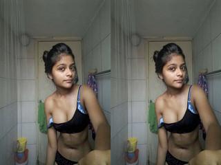 Horny Lankan Girl Shows Boobs