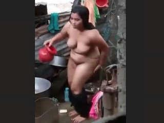 Desi Hot Girl OutDoor Bathing