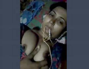 Desi Village Hot Bhabi Showing