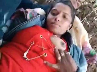 Desi Village girl outdoor fucking