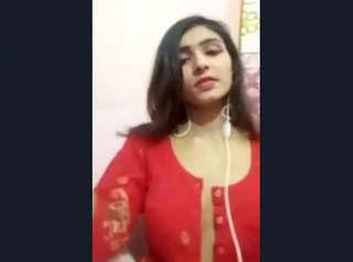 Desi Beautiful Cute Girl Showing Bf On Valentine