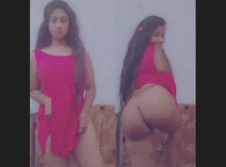 Sexy Desi Girl Showing Her Sexy Ass