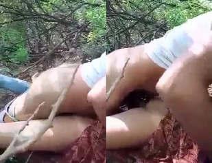 Desi Young girl fucking in jungle