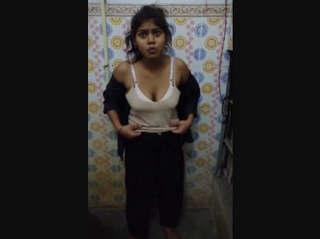 Cute Desi Girl Nude Show