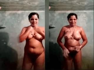 Tamil Bhabhi Record her Bathing Video Part 2