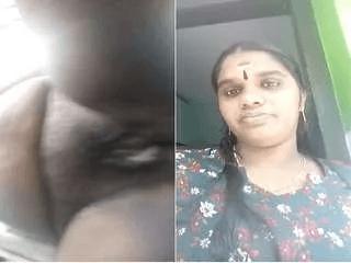 Horny Mallu Bhabhi Showing Her Pussy Part 2