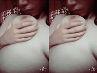 Sexy Paki Girl Enjoy With Banana and Sucking Her Boobs Part 2