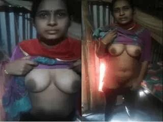 Sexy Desi Girl Showing Her Boobs