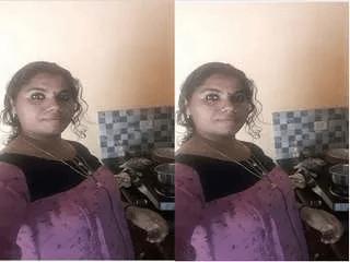 Mallu Bhabhi Showing Her Boobs and Pussy On Video Call Part 2