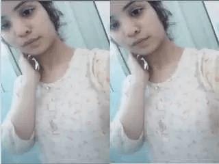 Paki Girl Showing Her Boobs and Pussy