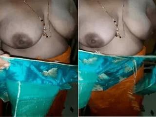 Tamil Bhabhi Shows Boobs