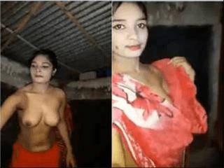 Desi Village Girl Record her Bathing Video