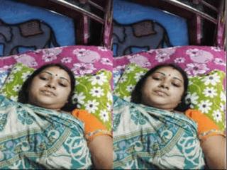 Most Demanded Jyotsna Boudi Bathing and Fingering Shows to Lover On Video Call Part 4