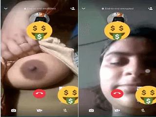 Desi Girl Shows Her Boobs On VC