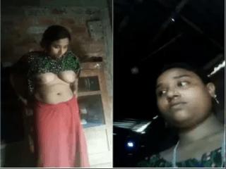 Horny Desi Village Girl Shows her Boobs and Pussy