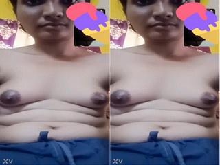 Desi Girl Shows Her Boobs On vc Part 3