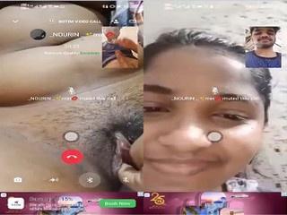 Desi girl Shows her Pussy On VC