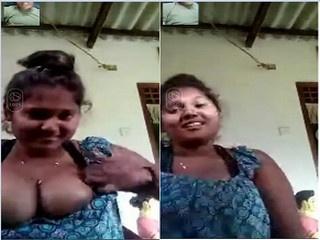 Desi Village Girl Shows Boobs TO Lover on Vc