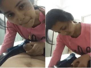 Desi Girl Give Blowjob