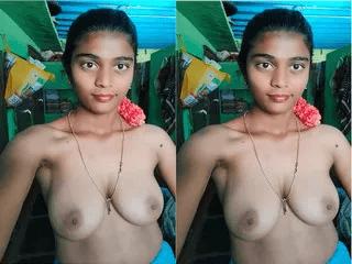 Desi Tamil Village Girl Shows her Nude Body part 2