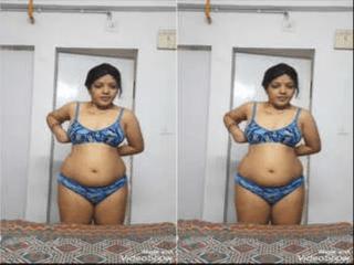 Priya Bhabhi Blowjob and Fucked By hubby Friend with Clear Hindi Talking