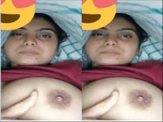 Sexy Desi girl Shows her Big Boobs On Vc